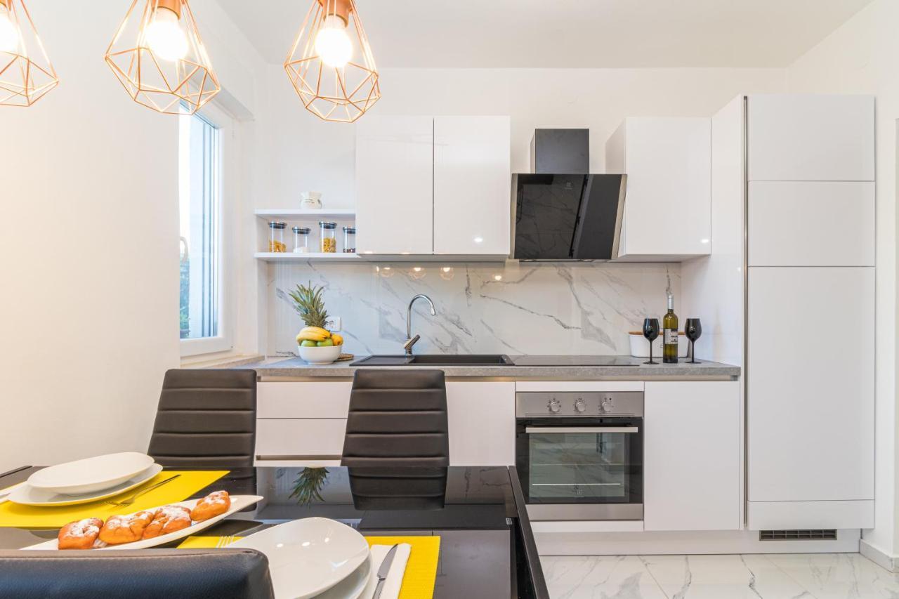 Three Waves Apartment New Pula Bagian luar foto
