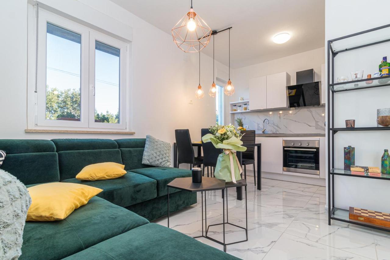 Three Waves Apartment New Pula Bagian luar foto