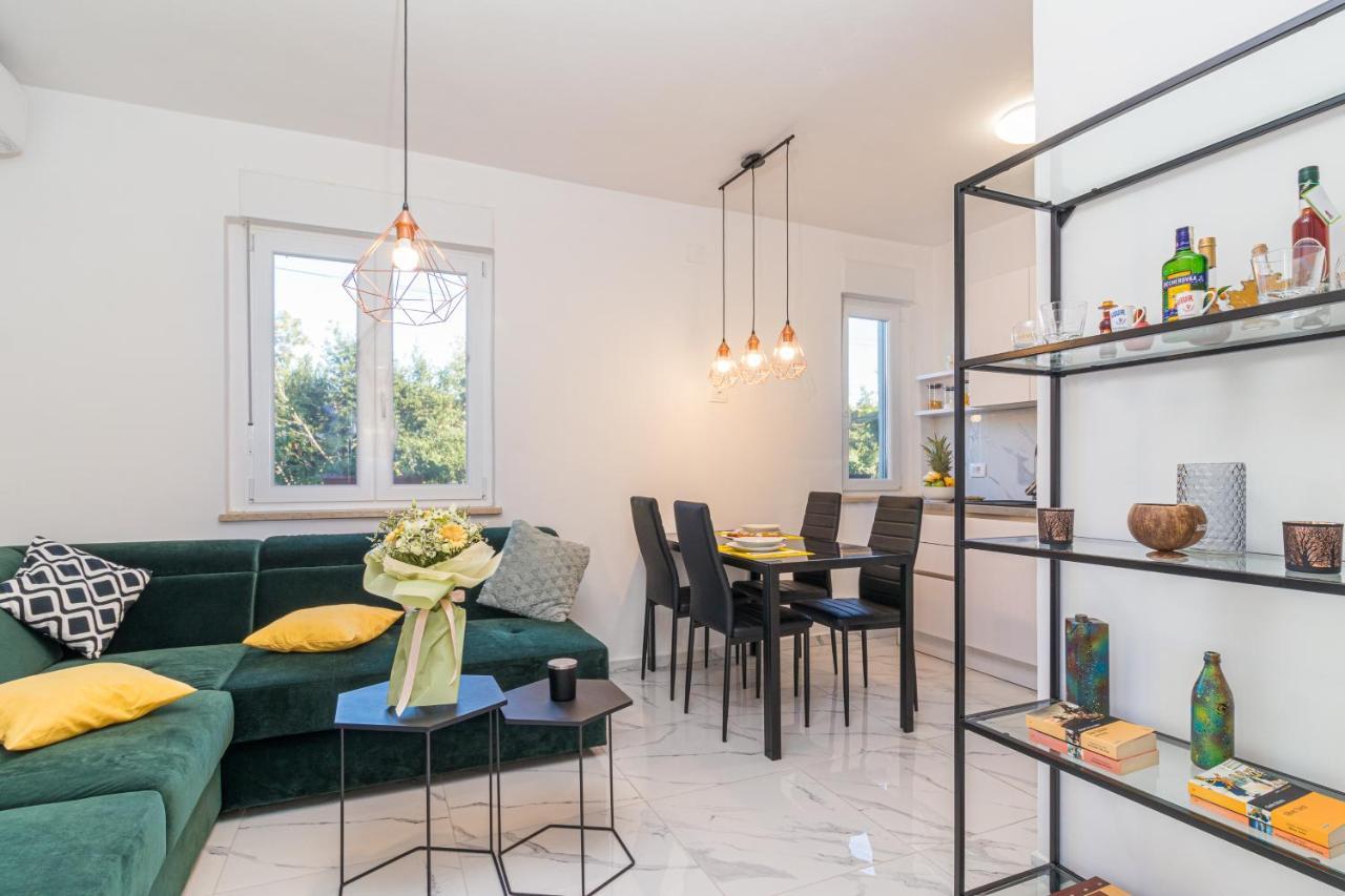 Three Waves Apartment New Pula Bagian luar foto