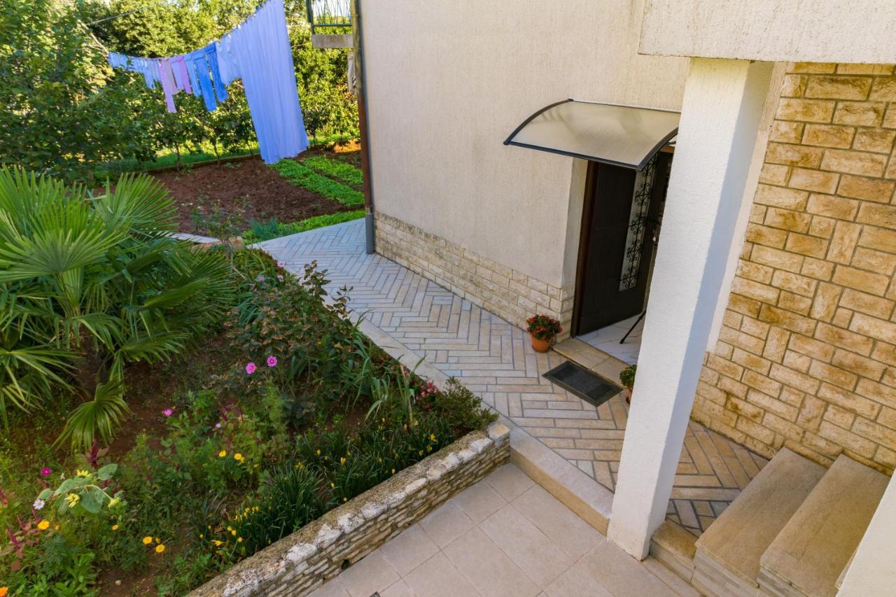 Three Waves Apartment New Pula Bagian luar foto