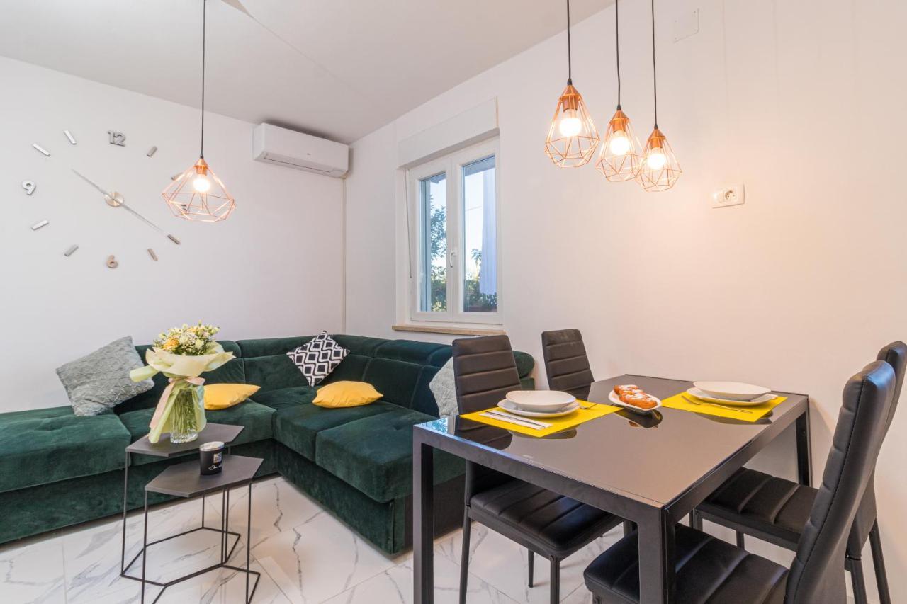 Three Waves Apartment New Pula Bagian luar foto