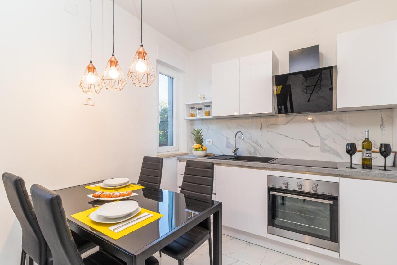 Three Waves Apartment New Pula Bagian luar foto