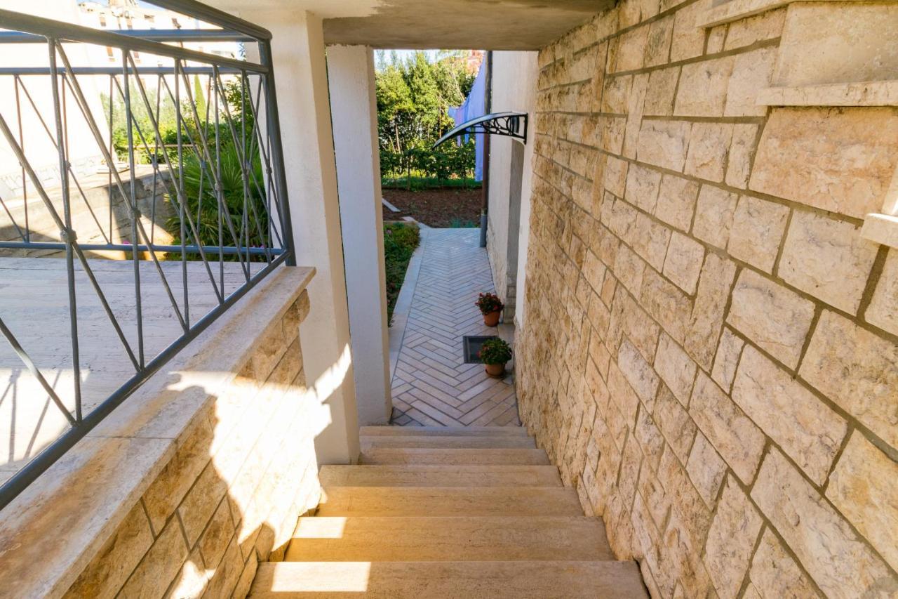 Three Waves Apartment New Pula Bagian luar foto